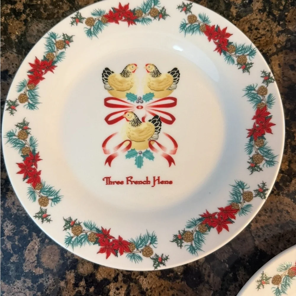 ❤️💚❤️ Festive Holiday Plates.  - White with Red and Green Accents - Picture 3 of 6